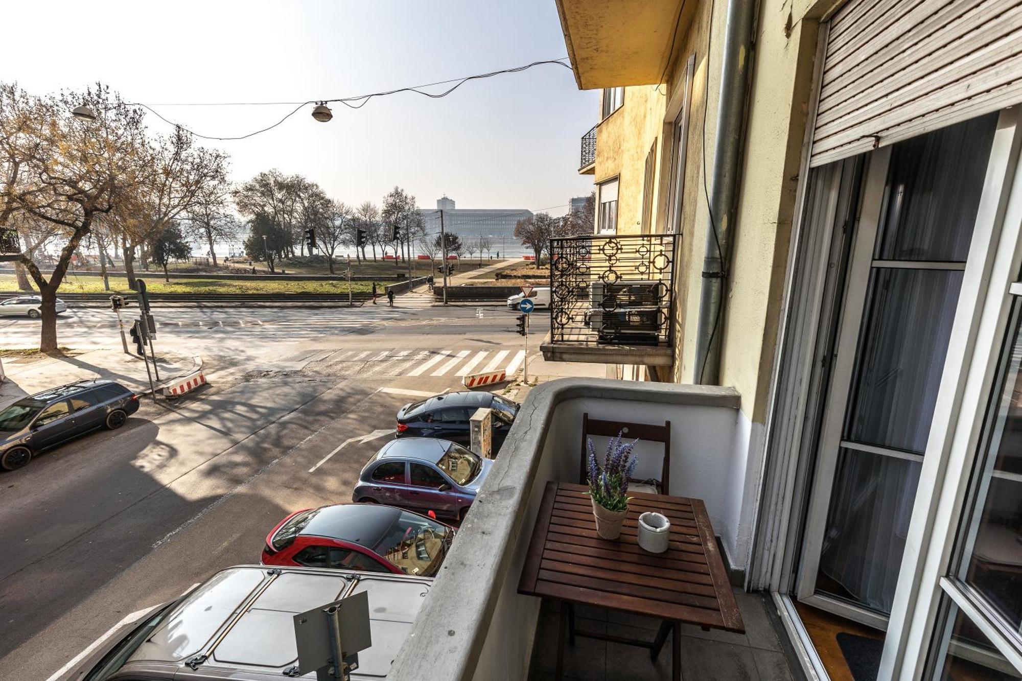 Bright & Spacious Riverside Apartment With Balcony Budapest Eksteriør billede