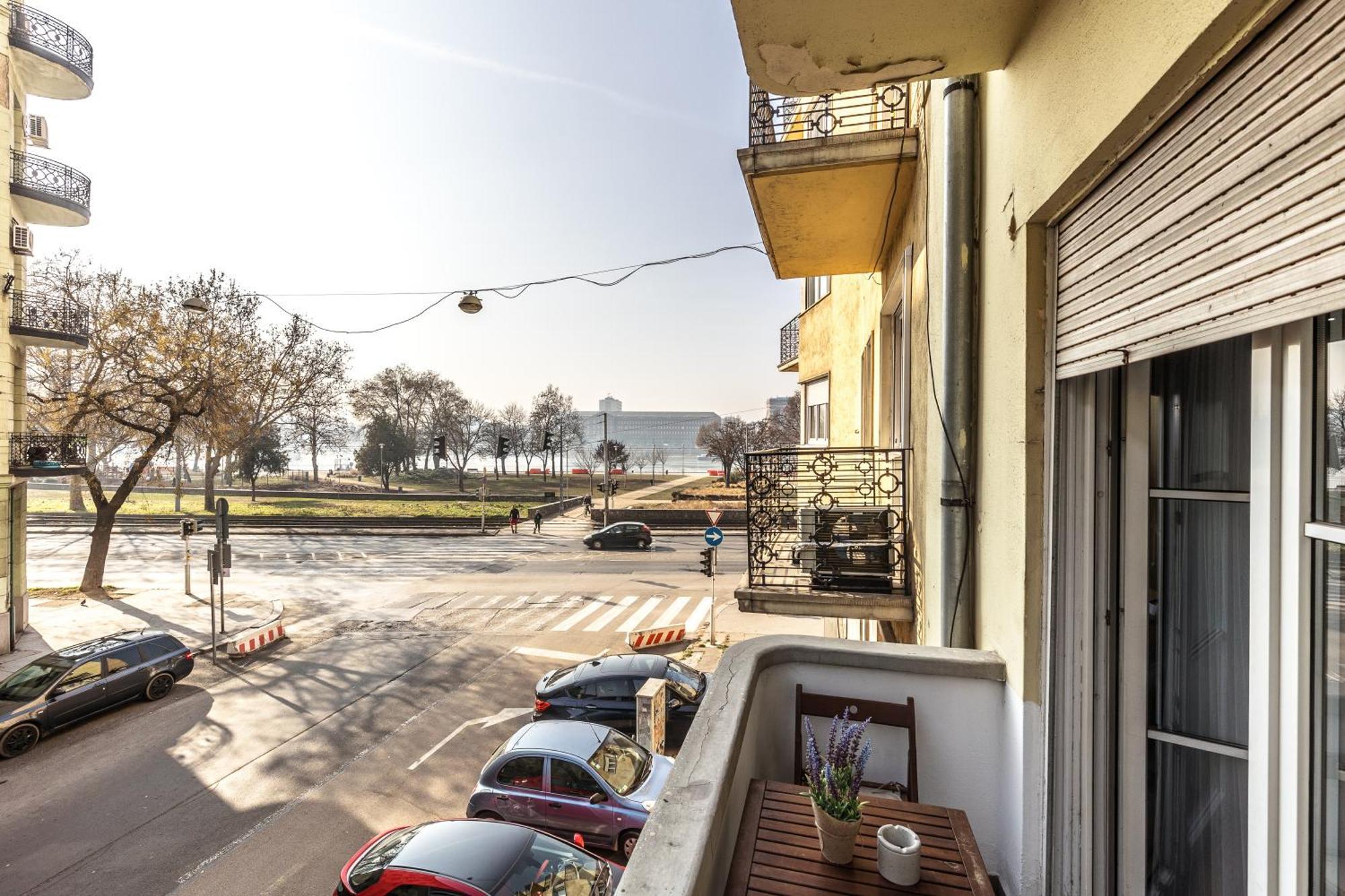 Bright & Spacious Riverside Apartment With Balcony Budapest Eksteriør billede