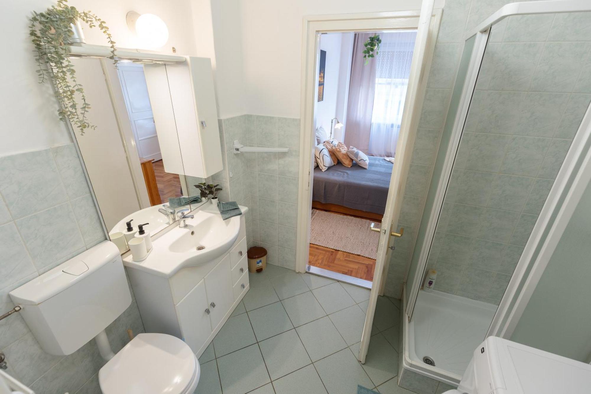 Bright & Spacious Riverside Apartment With Balcony Budapest Eksteriør billede