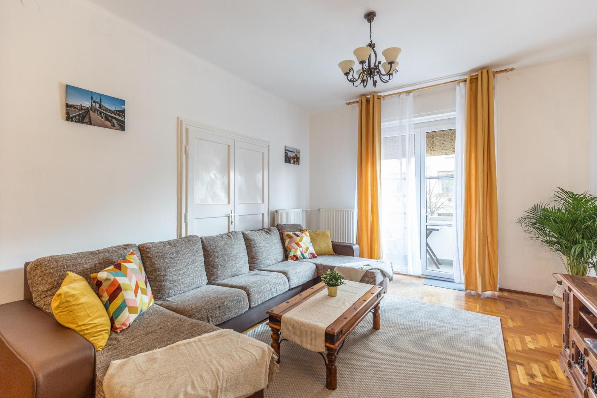Bright & Spacious Riverside Apartment With Balcony Budapest Eksteriør billede