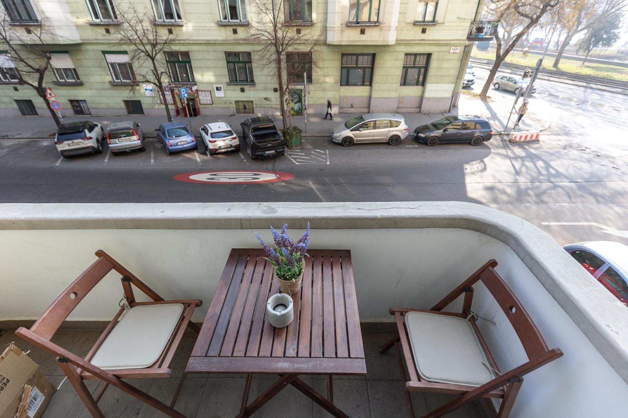 Bright & Spacious Riverside Apartment With Balcony Budapest Eksteriør billede