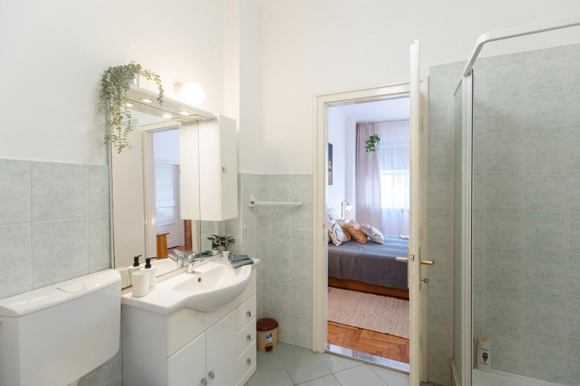 Bright & Spacious Riverside Apartment With Balcony Budapest Eksteriør billede